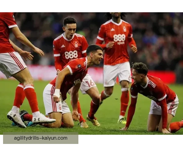 英超联赛中，森林对阵埃弗顿的关键战役将检验两队状态。